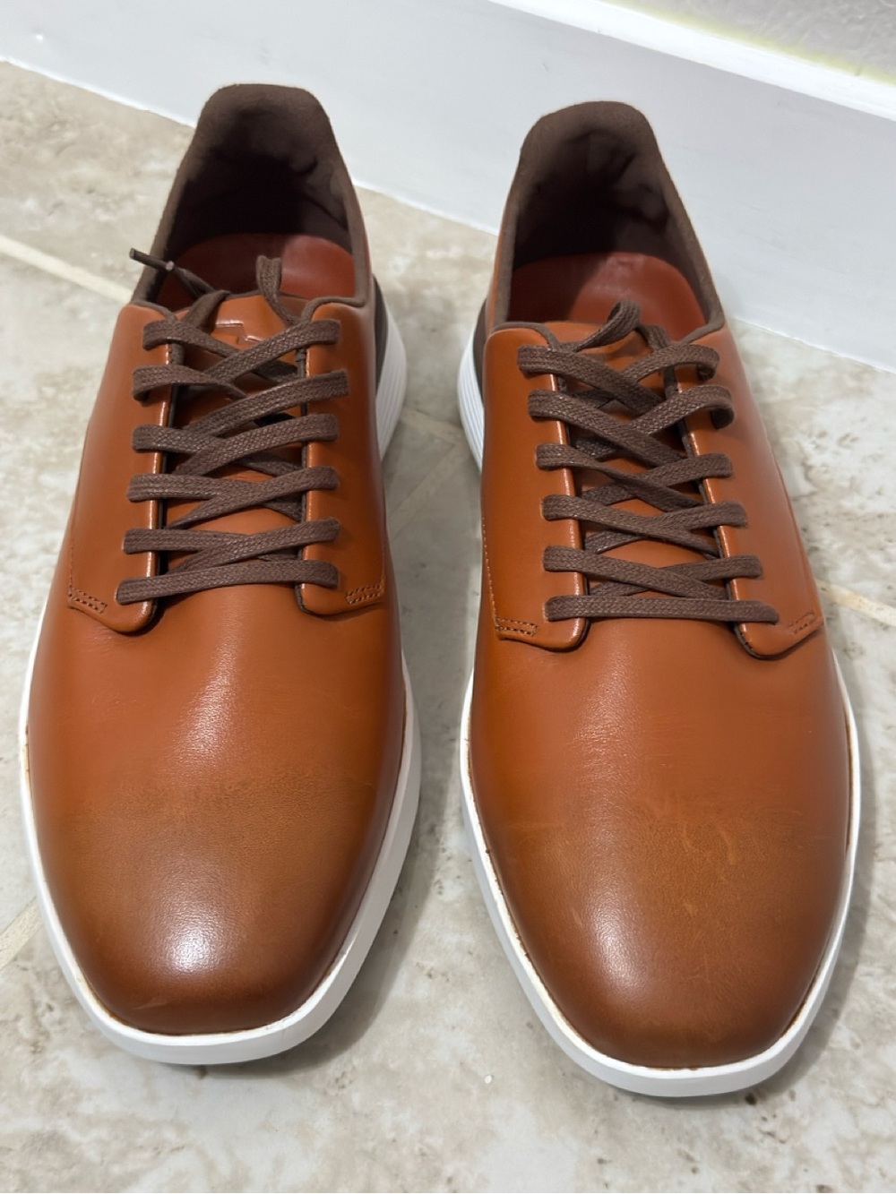Wolf and Shepherd Crossover Derby Men’s Shoes In Honey|White Color (Size 8.5).